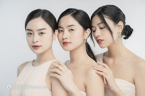 融合美貌與專業 醫療服務中的美顏模特團隊